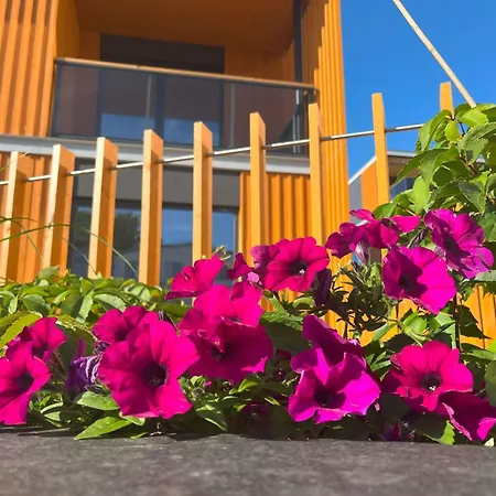 Kotzebue - Urban Terrace アパート